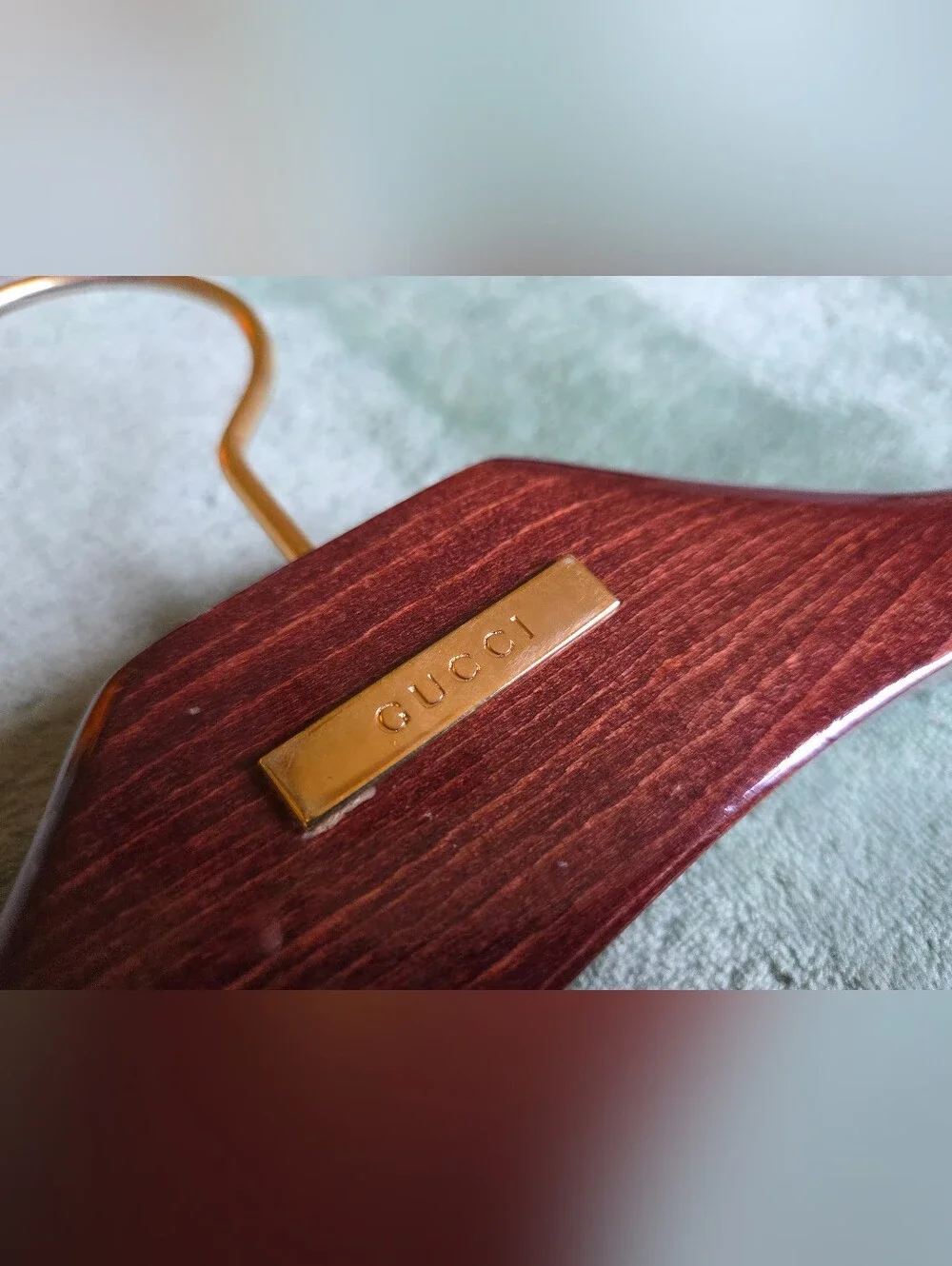 GUCCI Wood Suite Hanger With Gold Clips And Hardware